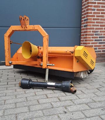 Veegmachine Minitractor Compact tractor Iseki  Kubota  beschikbaar voor biedingen