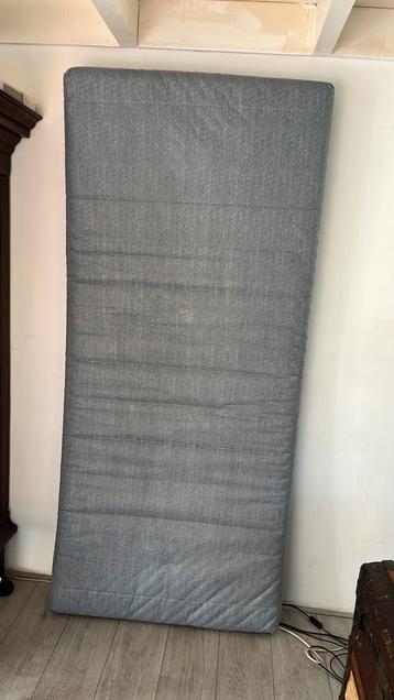 Een persoons matras Ikea beschikbaar voor biedingen