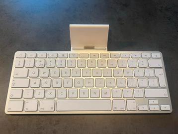 Apple iPad keyboard Dock A1359 beschikbaar voor biedingen