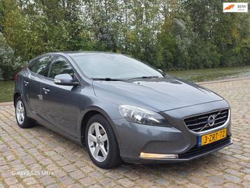 Volvo V40 1.6 D2 Momentum 2e eigenaar airco cruis control na beschikbaar voor biedingen
