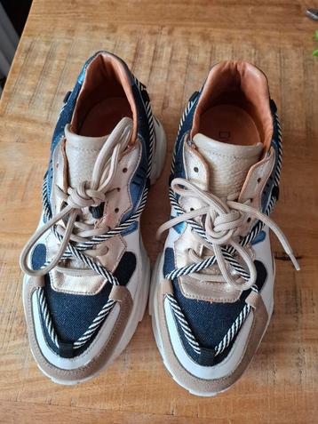 Dwars Sneakers Maat 40 - Nette Staat beschikbaar voor biedingen