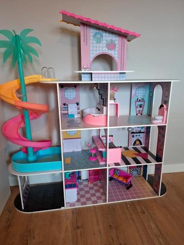 LOL Surprise! Huis met glijbaan z.g.a.n. met doos!  beschikbaar voor biedingen