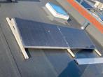 2 zonnepanelen met rail en omvormer., Doe-het-zelf en Verbouw, Zonnepanelen en Toebehoren, Ophalen, Zo goed als nieuw, Compleet systeem