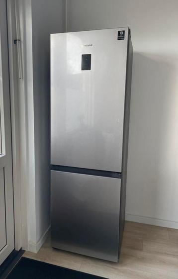 „Vrijstaande Samsung koel‑vriescombinatie (inox) beschikbaar voor biedingen