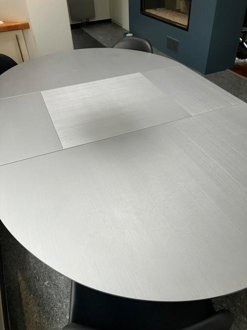 Leolux eettafel, Huis en Inrichting, Tafels | Statafels, Gebruikt, Ophalen of Verzenden