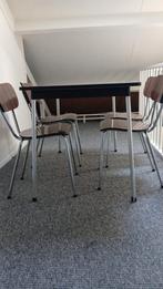 Formica stoeltjes en tafel helemaal netjes!, Ophalen, Zo goed als nieuw