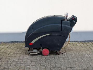 Nilfisk VIPER FANG 28T, Schrobmachine / accu's slecht beschikbaar voor biedingen