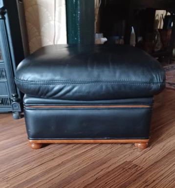 Leren Hocker / Poef in Perfecte Staat beschikbaar voor biedingen