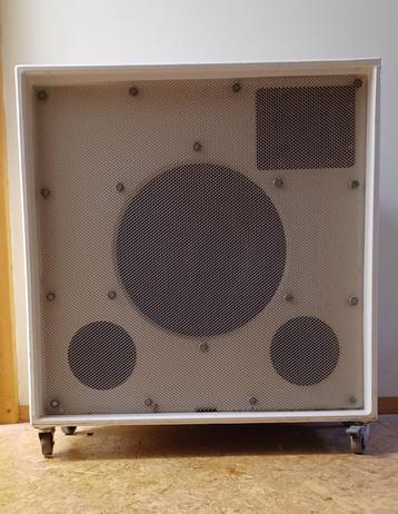 Basgitaar speakerkast beschikbaar voor biedingen