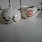 Jet a rose is a rose: roomstel,mok, 2 kommen en taartbordje, Huis en Inrichting, Ophalen of Verzenden, Zo goed als nieuw