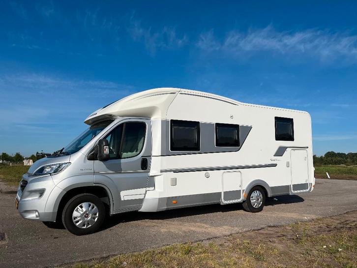 Adria Matrix 670 SC (2018) - 5 slaapplaatsen en zitplaatsen, Caravans en Kamperen, Campers, Particulier, tot en met 5, Half-integraal