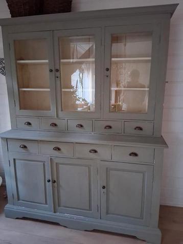 Mooie oude servieskast te koop beschikbaar voor biedingen