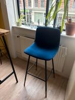 2x blauwe stoffen barkruk, Huis en Inrichting, Barkrukken, 2 krukken, Ophalen, Zo goed als nieuw, 60 tot 90 cm