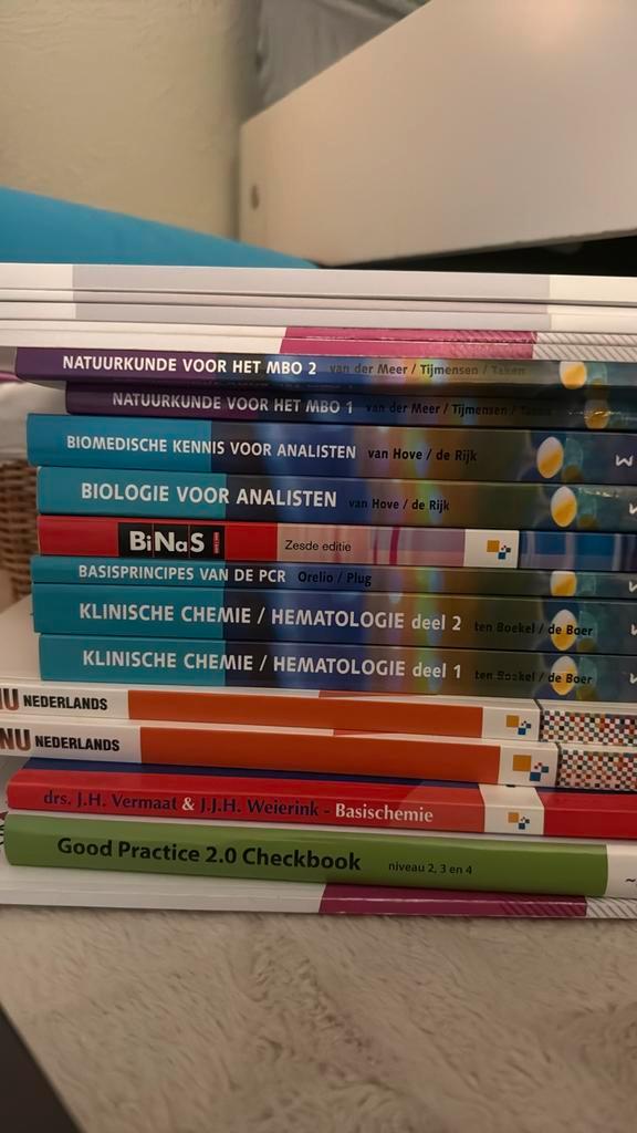 Diverse Schoolboeken MBO laboratorium, Boeken, Schoolboeken, Gelezen, Overige vakken, Overige niveaus, Ophalen of Verzenden