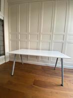 Verstelbaar bureau Ikea 160x80 cm, Huis en Inrichting, Bureaus, Ophalen, Zo goed als nieuw