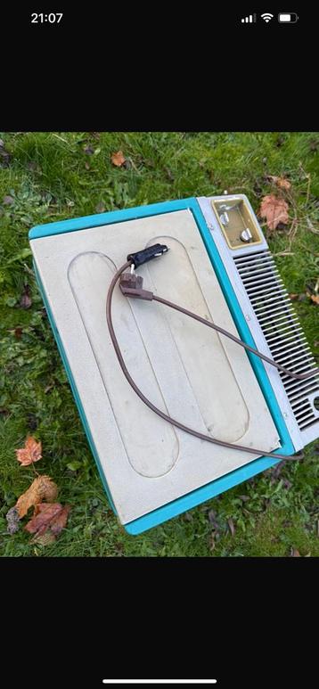 Kampeer/camper koelkast op gas en elektra (24v en 220v) beschikbaar voor biedingen