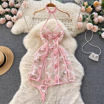 Roze babydoll / doorzichtig jurkje met slipje setje dames beschikbaar voor biedingen