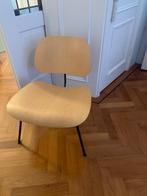 Vitra plywood fauteuil, Ophalen, Zo goed als nieuw, Hout, 50 tot 75 cm