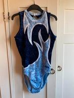 Koopje: Set velours turnpakje blauw, kort broek, mooie set!, Sport en Fitness, Turnen, Ophalen of Verzenden, Zo goed als nieuw