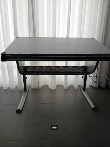 Tekentafel / bureau / ontwerptafel beschikbaar voor biedingen