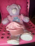 Beertje en kleertjes, Verzamelen, Beren en Cherished Teddies, Ophalen of Verzenden, Zo goed als nieuw, Stoffen beer, Overige merken
