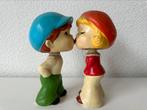 BOBBLE HEAD BOY & GIRL KISSING Magnetisch, Verzamelen, Retro, Ophalen of Verzenden, Huis en Inrichting
