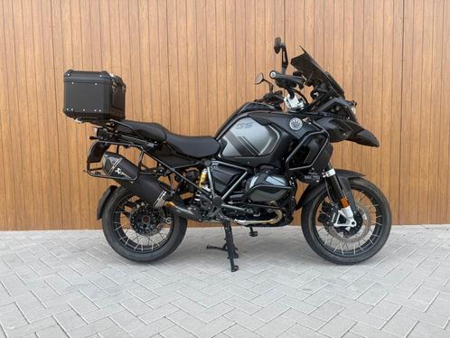 BMW R 1250 GS Adventure Triple Black 2023 2.088 KM Akrapovic, Motoren, Motoren | BMW, Bedrijf, Overig, meer dan 35 kW, 2 cilinders
