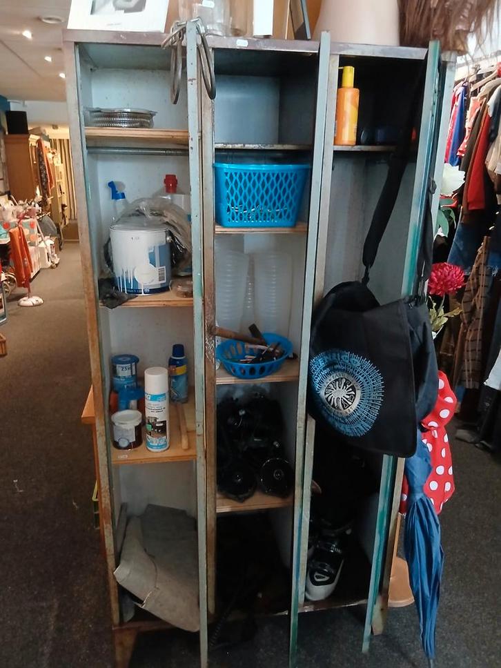 Vintage Metalen Kast met Deuren, Huis en Inrichting, Kasten | Kledingkasten, Ophalen of Verzenden