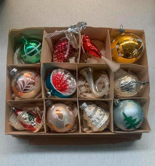 Kerstbal originele oude doos met mooie antieke kerstballen, Diversen, Kerst, Ophalen of Verzenden