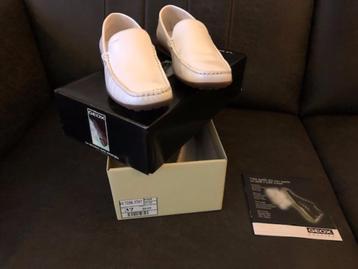 GEOX Mocassins wit maat 37 (nieuw in doos) beschikbaar voor biedingen