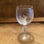 Borrelglas of klein wijnglas met gegraveerde haas in bos, Ophalen of Verzenden, Zo goed als nieuw