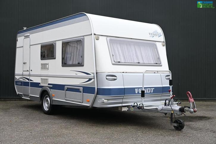 Fendt Saphir 450 QB 2005 Voortent|Fietsdrager|Netjes!, Caravans en Kamperen, Caravans, Bedrijf, tot en met 4, 1000 - 1250 kg, Standaardzit