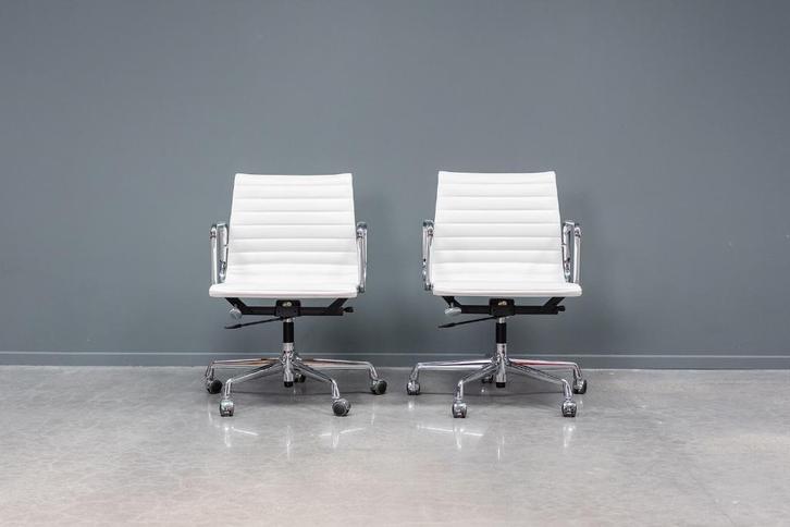 Eames EA117 office chair, 2x, Huis en Inrichting, Bureaustoelen, Zwart, Ophalen of Verzenden