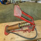 Kismet voetpomp, Ophalen