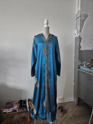 Traditionele Marokkaanse Djellaba beschikbaar voor biedingen