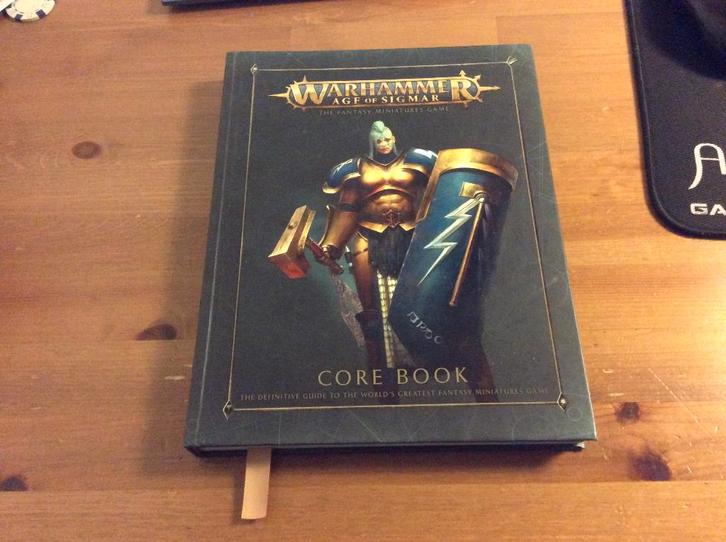 Warhammer Age of Sigmar Core Book. Guide. uitstekende staat, Hobby en Vrije tijd, Wargaming, Gebruikt, Warhammer, Boek of Catalogus