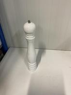 Witte houten pepermolen, Ophalen, Gebruikt