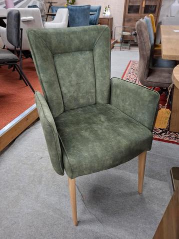 2 Nieuwe Armleuning stoelen, houten poot, olijf, Greep, H&H beschikbaar voor biedingen