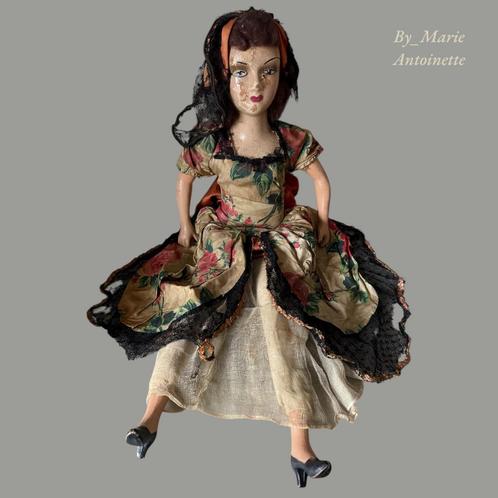 SALE Sofadoll-papier machee-1920 SALE!!, Antiek en Kunst, Curiosa en Brocante, Ophalen of Verzenden