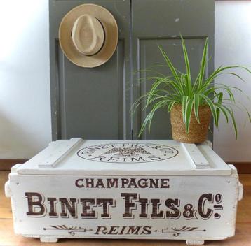 Grote kist / salon tafel Binet Fils champagne / vintage beschikbaar voor biedingen