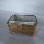 Antiek verkoperd ( ?) sieradenkistje / juwelendoosje, Ophalen