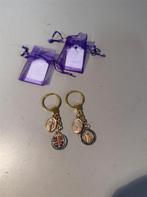 sleutelhanger twee stuks St. Saint Benedict pendant Mary cha, Verzamelen, Ophalen of Verzenden, Nieuw