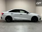 Audi A3 Limousine 35 TFSI S-Line Black Edition Sfeer Carplay, Auto's, Audi, 65 €/maand, 4 cilinders, Leder en Stof, Wit