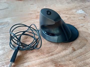 Delux ergonomische muis beschikbaar voor biedingen