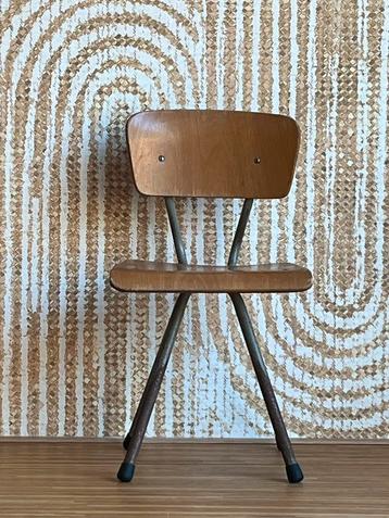 Vintage Marko kinderstoel schoolstoeltje peuterstoel ‘60 beschikbaar voor biedingen