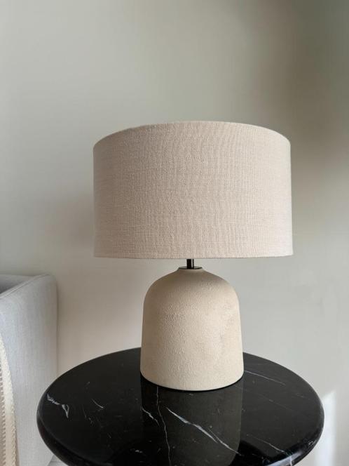 Zara Home Tafellamp met Aardwerken Voet, Huis en Inrichting, Lampen | Tafellampen, Nieuw, Minder dan 50 cm, Overige materialen