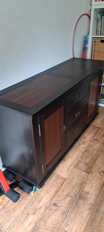 Mooie kast/dressoir  beschikbaar voor biedingen