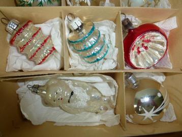 4 oude glazen kerstballen lampion, deukbal rood e.a. beschikbaar voor biedingen