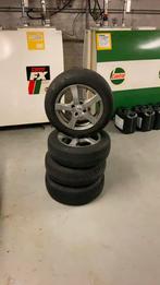 Te koop winterwielenset voor een Ford B-Max, 15 inch, Banden en Velgen, Gebruikt, Personenwagen