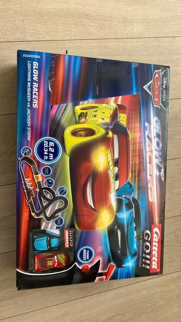 Glow Racers: McQueen vs Jackson Ultieme Racebaan beschikbaar voor biedingen